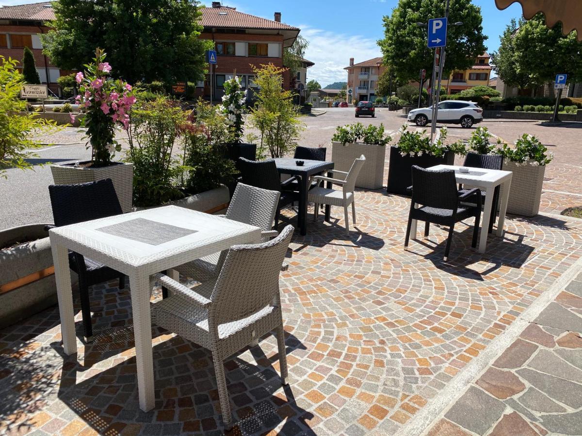 Hotel Riviera Magnano in Riviera エクステリア 写真