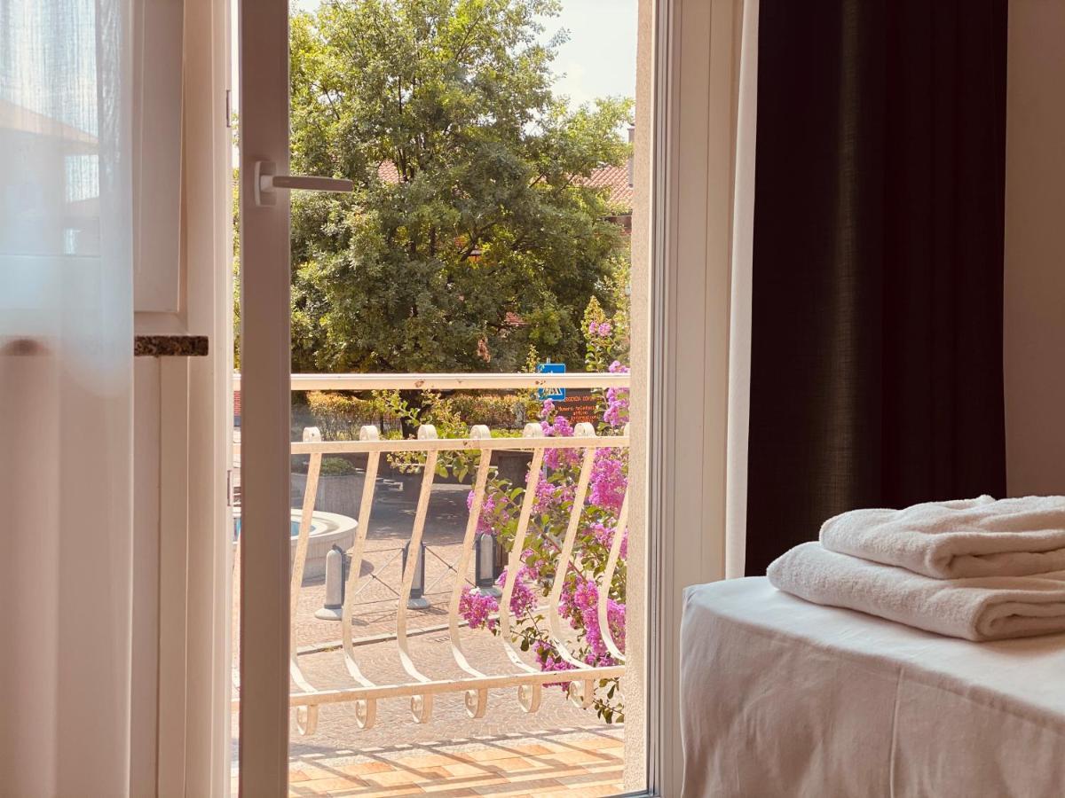 Hotel Riviera Magnano in Riviera エクステリア 写真