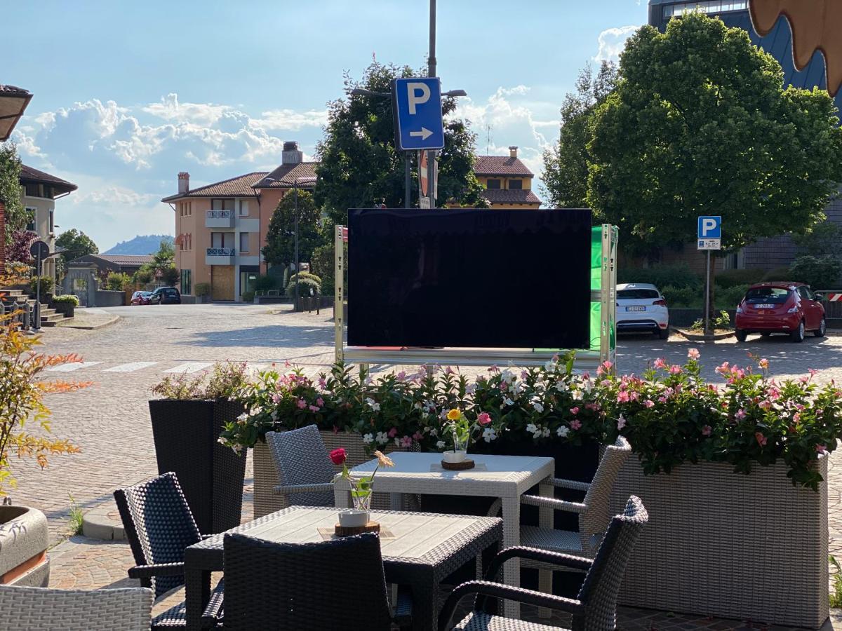Hotel Riviera Magnano in Riviera エクステリア 写真